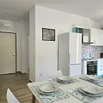 Brand New * Saranda