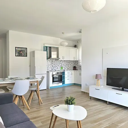 Brand New Sarandë
