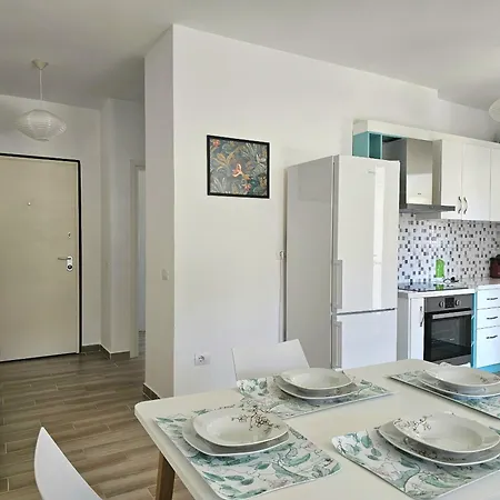 Brand New * Sarandë